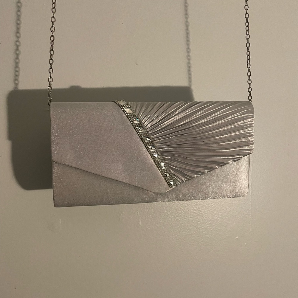 Damara silver dressy hand bag NWT